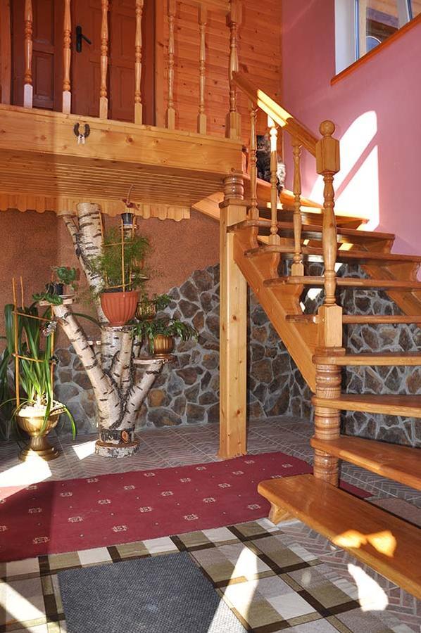Zacharovany Karpaty Lodge *