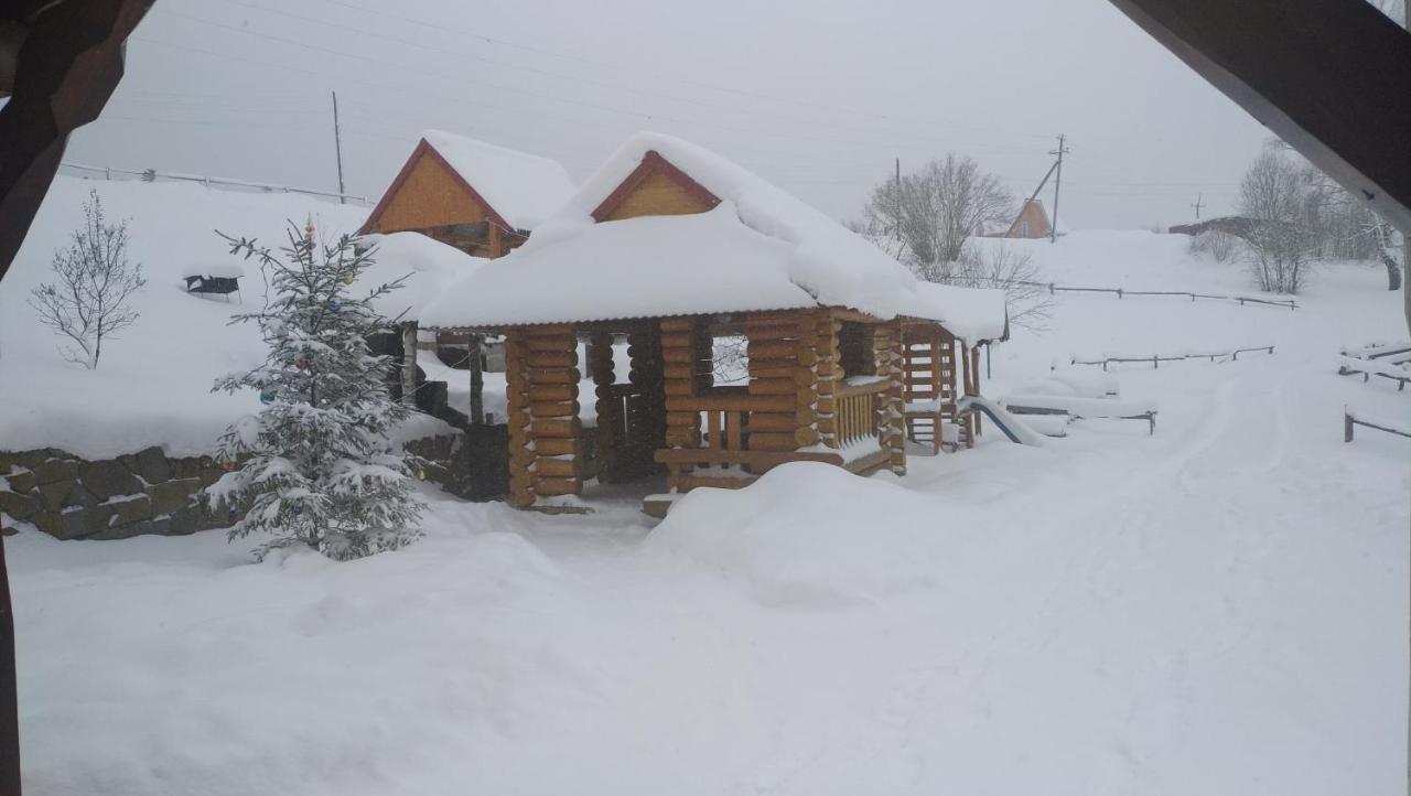 Zacharovany Karpaty Lodge *